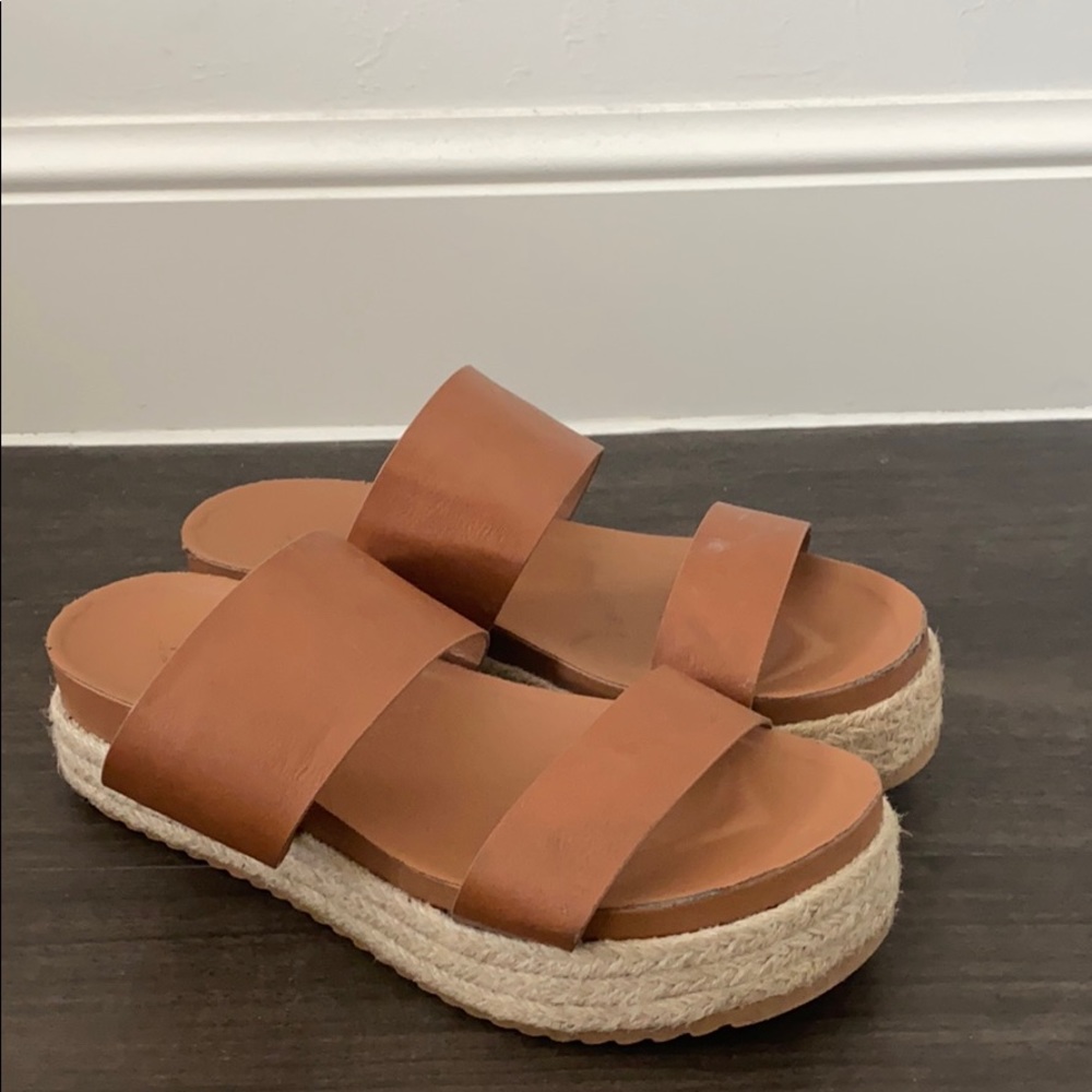 Platform sandals